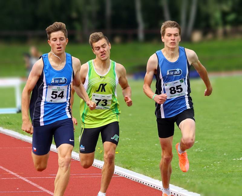 Třetí kolo Krajského přeboru družstev dorostenek a juniorek, dorostenců a juniorů v atletice.