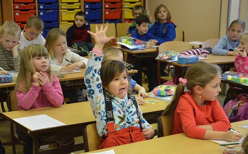 Den otevřených dveří v prvních třídách Základní školy Komenského v Náchodě.