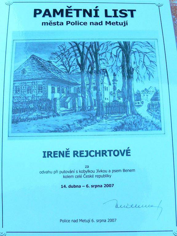 Irena Rejchrtová doma.