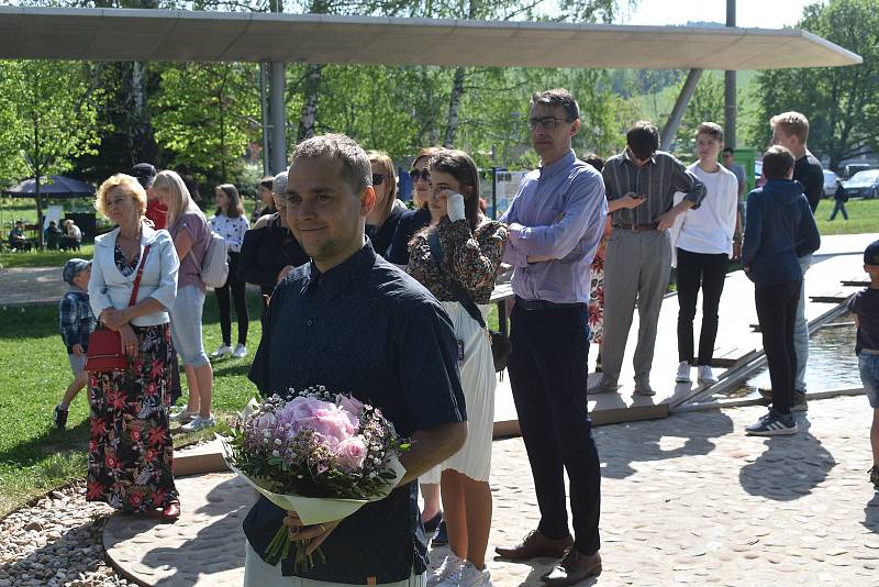 V Náchodě-Bělovsi dnes dopoledne zahájili lázeňskou sezónu.