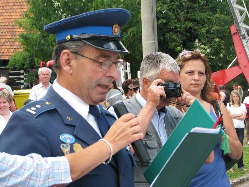 Oslavy hasičů a rodáků v Žernově.