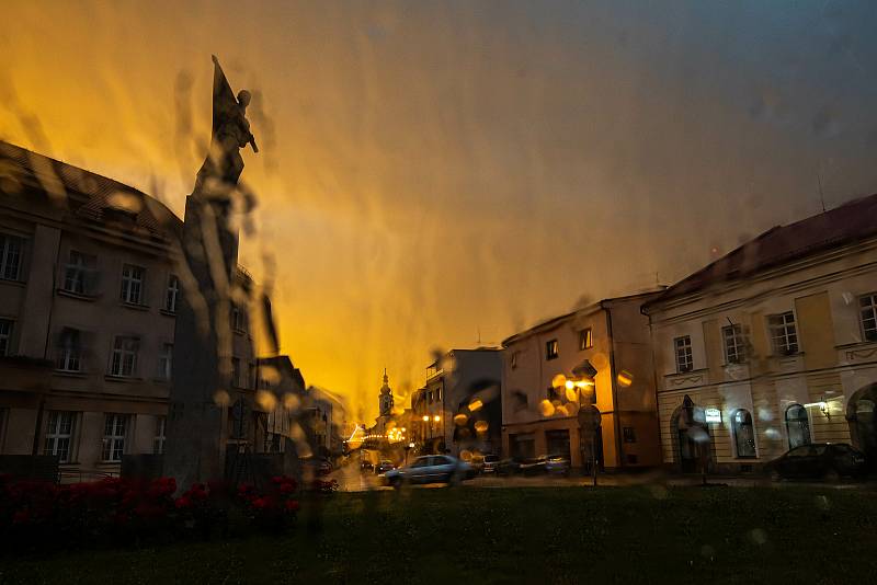 Čtvrteční večer v Novém Městě nad Metují na Náchodsku