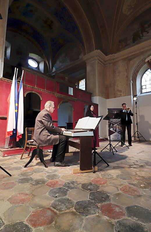 Broumovské kostely nabídly poslední květnový pátek směsici hudebních zážitků. Na snímku Trio Braunensis ve špitálním kostele sv. Ducha.