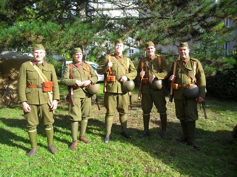 Členové Stráže obrany státu Náchod se účastnili vojenských ukázek v Rychnově nad Kněžnou.