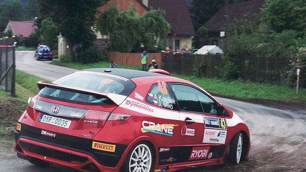 NOVOMĚSTSKÁ posádka Kaválek–Miko zajela na Rally Krkonoše výsledek, od kterého by se ráda odpíchla.   