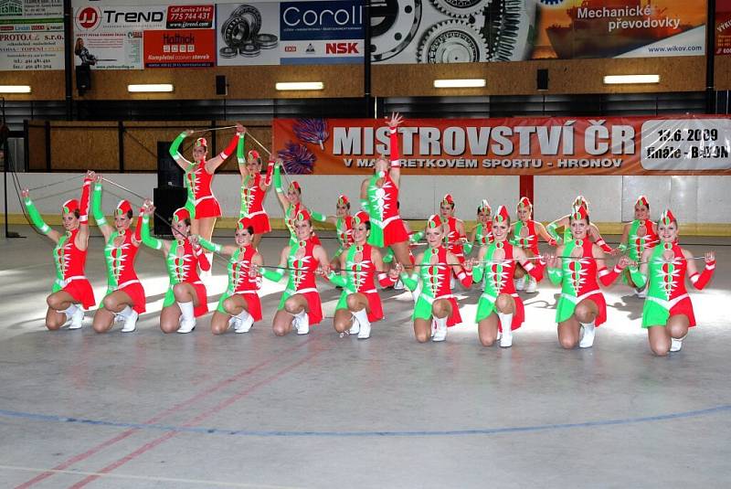 Mistrovství České Republiky v mažoretkovém sportu v hronovské Wikov aréně.