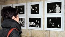Výstava fotografií náchodského fotografa Vlastislava Balcara mapuje šansonové seskupení 6 NaChodníku.