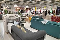 Češi míří za nákupy v Polsku i do obchodního domu Ikea. Ušetří tisíce korun.