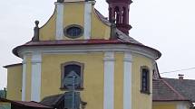 Kostel sv. Jana Nepomuckého ve Studnici.