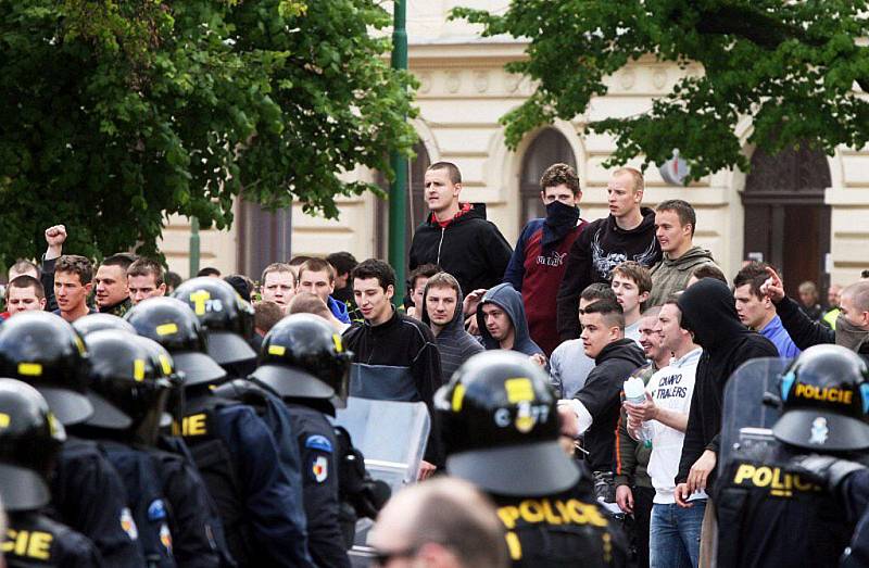 V Josefově na Náchodsku se v pondělí 24. května konalo cvičení pořádkových jednotek Policie ČR „Městské násilí 2010“.
