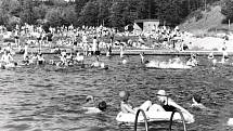 Novoměstké koupaliště v době jeho největší slávy navštívilo denně na 800 lidí. Foto: Archiv Jiřího Podolského