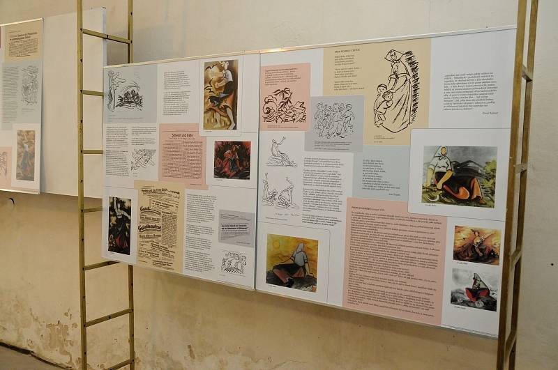 V hronovském Mlýnu Papírně jsou vystaveny politické kresby Josefa Čapka
