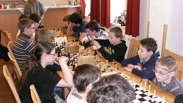Šachový mládežnický turnaj ve Žďáru vyhrál David Černý - Náchodský deník