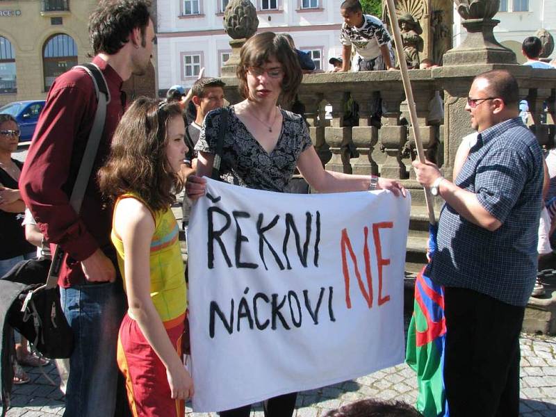 Romové v Náchodě protestovali.