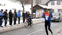 Návrat Novoročního běhu se u Základní školy v Horním Kostelci postavilo na čtyři desítky běžců všech věkových i výkonnostních kategorií. 