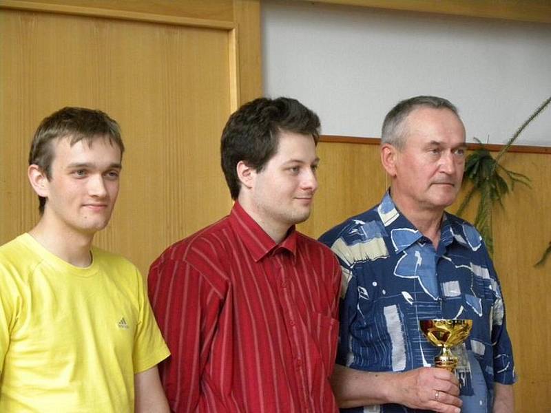 Nejlepší trojice letošního mezinárodního šachového turnaje Niki open fide 2009.