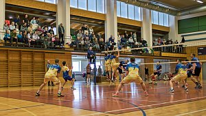 Volejbalisté Hronova si zápasy 25. a 26. kola předehráli v sobotu, o dalším víkendu tak budou odpočívat a sledovat výsledky svých konkurentů.
