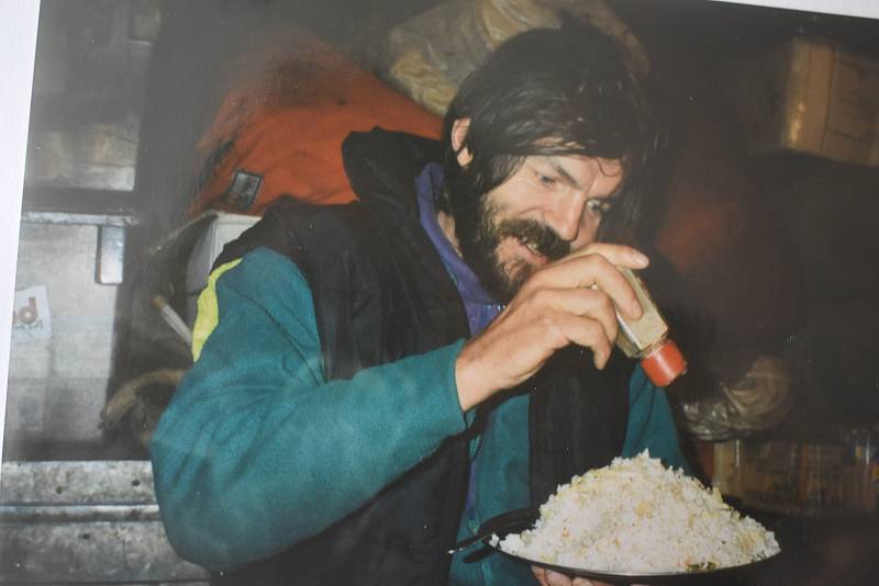 Rodák z Police nad Metují byl nejen významným českým horolezcem, ale také filmařem a fotografem, autorem řady knih a zakladatelem  Mezinárodního horolezeckého filmového festivalu v Teplicích nad Metují.  