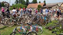 Cyklistický recesistický závod Tour de Torpédo pořádaný v Nízké Srbské vstoupil do svého již šestnáctého ročníku.