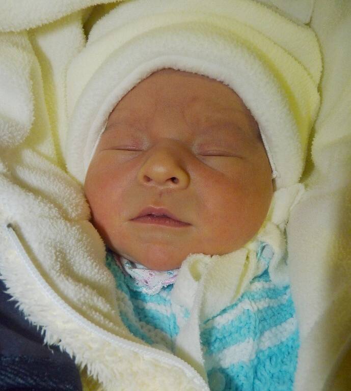 DAVID KYSELA se narodil 14. ledna 2013 v 11:11 hodin s váhou 3050 g a délkou 49 cm. S rodiči Martinou a Adrianem bydlí v obci Lachov. 