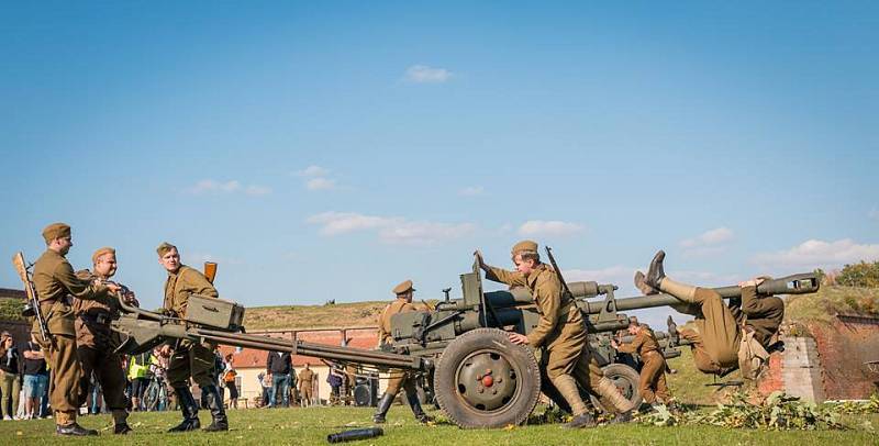 100. výročí vzniku samostatného československého dělostřelectva  