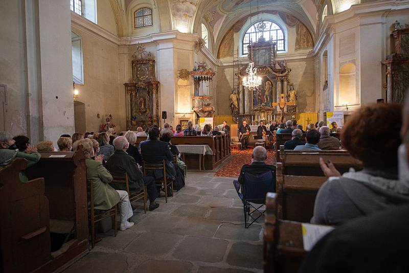 Martínkovický kostel sv. Jiří a Martina hostil slovenské interprety – Moyzesovo kvarteto a hornistku Zuzanu Rzounkovou. Koncert si přišlo vyslechnout 121 posluchačů, výtěžek z dobrovolného vstupného činil částku 13 438 Kč.