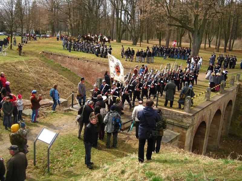 Ceremoniál Otevírání pevnosti Josefov se uskutečnil poslední březnovou sobotu.  