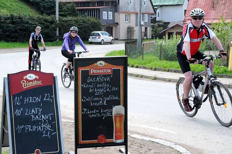 IX.ročník turistického pochodu a jízdy na kole „Poříčské toulky“.