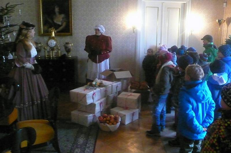 V Ratibořicích s předstihem začaly knížecí Vánoce, do Babiččina údolí zavítal advent. 
