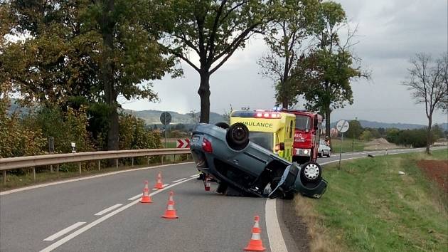 Dopravní nehoda na Broumovsku v neděli 15. října odpoledne.