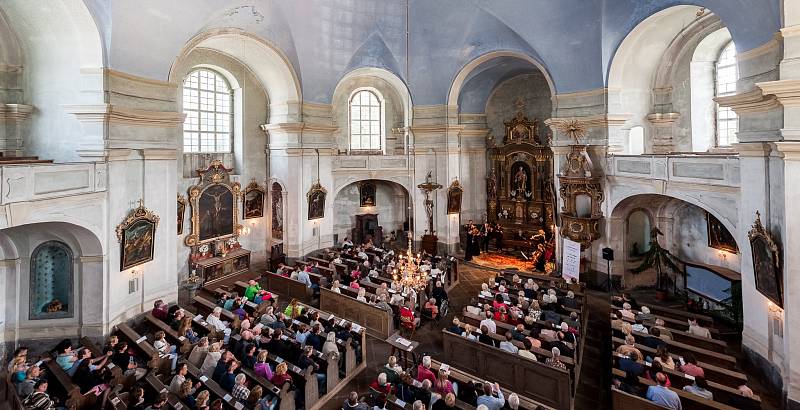 Více než 360 návštěvníků, kteří si zahajovací koncert nenechali ujít, odměnilo výkony účinkujících umělců dlouhotrvajícím závěrečným potleskem ve stoje, díky němuž došlo i na přídavek: skladbu Gabriel´s Oboe od Ennia Morricone, ústřední téma z filmu Mise.