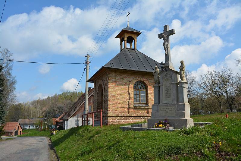 Janov, kaplička.