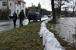 V minulých letech například ve Velkém Poříčí (na snímku) záplavy způsobily zdejším obyvatelům nemalé starosti.