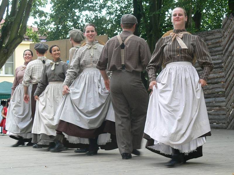 Folklorní festival v Červeném Kostelci.