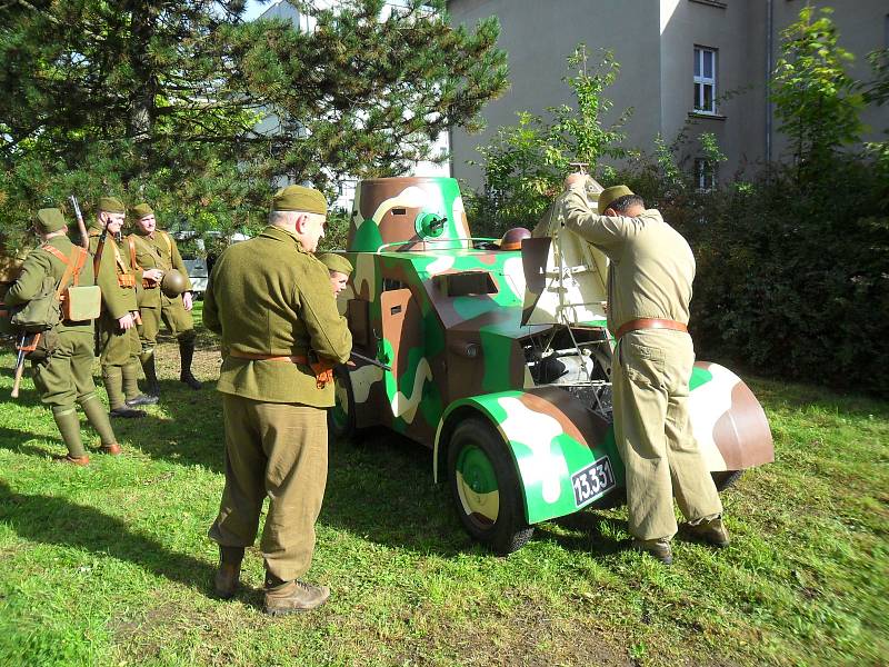 Členové Stráže obrany státu Náchod se účastnili vojenských ukázek v Rychnově nad Kněžnou.