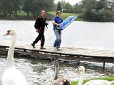 Modelářský klub Náchod uspořádal u rybníku Brodský víkendový podzimní sraz.