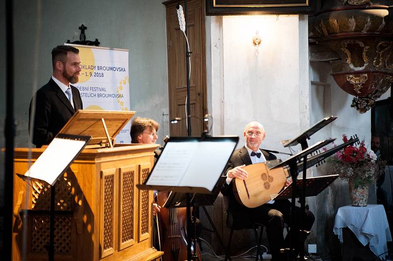 V božanovském kostele sv. Máří Magdalény odstartoval letní hudební festival klasické hudby Za poklady Broumovska. Foto: Jakub Šleis