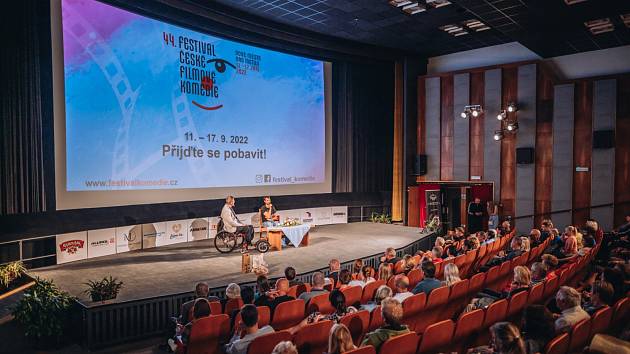 44. ročník festivalu české filmové komedie v Novém Městě nad Metují začal v neděli 11. září.