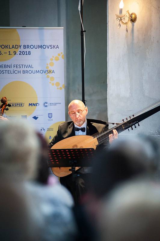 V božanovském kostele sv. Máří Magdalény odstartoval letní hudební festival klasické hudby Za poklady Broumovska. Foto: Jakub Šleis