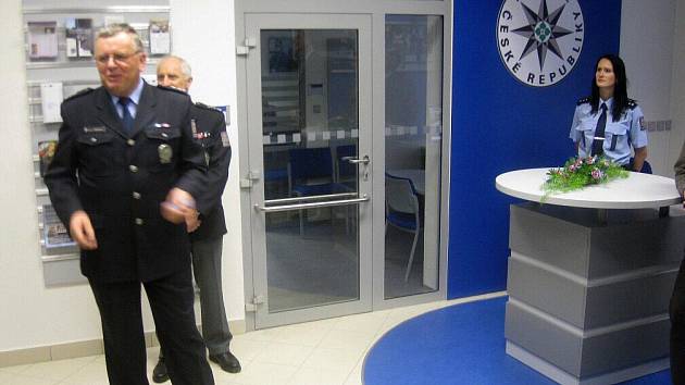 V Jaroměři otevřeli nově zrekonstruovanou policejní služebnu.