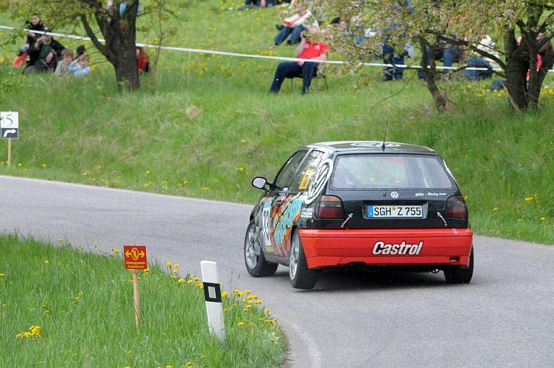 Hronovský kopec patřil závodním automobilům.