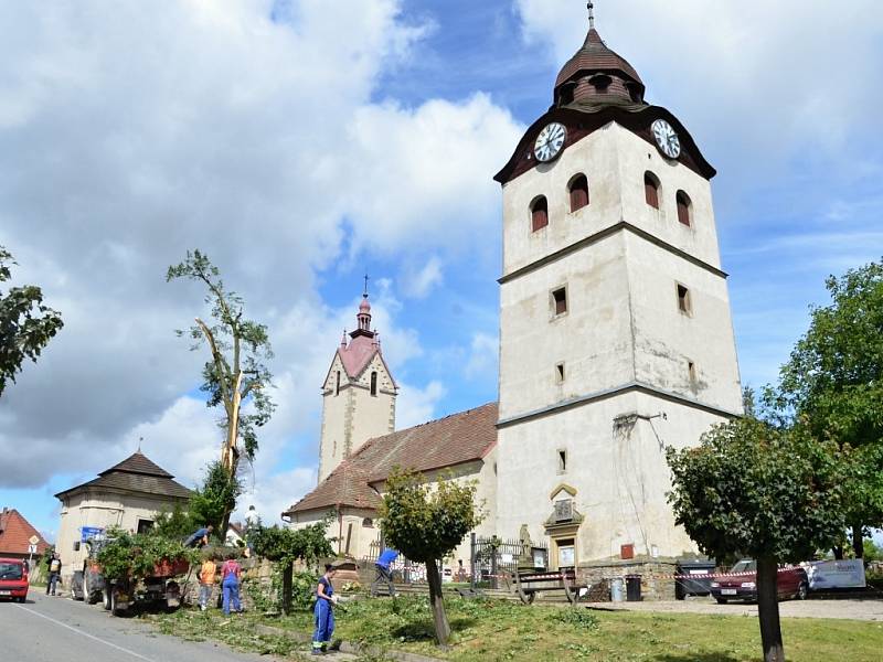 Větrná smršť v Bohuslavicích nad Metují