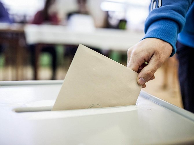Od roku 2026 by se v Česku měly volby konat už pouze v jednom dni