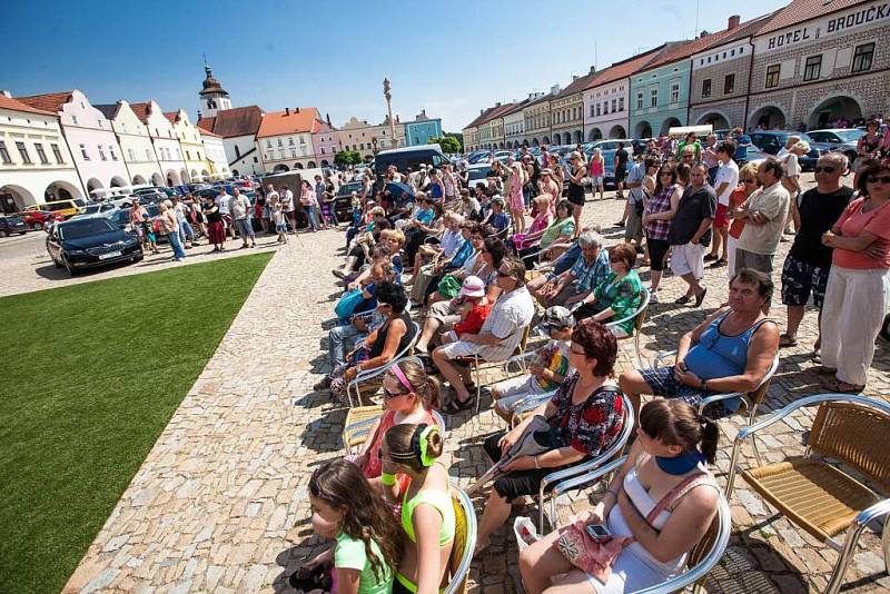 Festival televizní a filmové komedie Novoměstský hrnec smíchu odstartoval v neděli večer už po sedmatřicáté. 