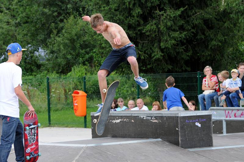 KRKOLOMNÉ SKOKY předváděli  soutěžící v polském lázeňském městečku.