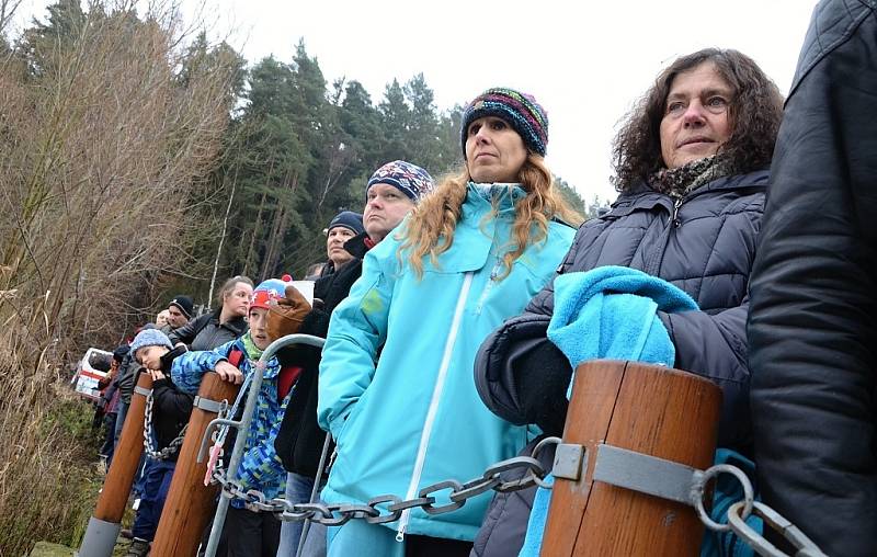 V sobotu 16. prosince se v náchodském rybníku Podborný konal 47. ročník závodu Českého poháru v zimním plavání „Otužilci na Metuji“ a 19. ročník Memoriálu J. Řebíčka – O pohár starosty města Náchoda.