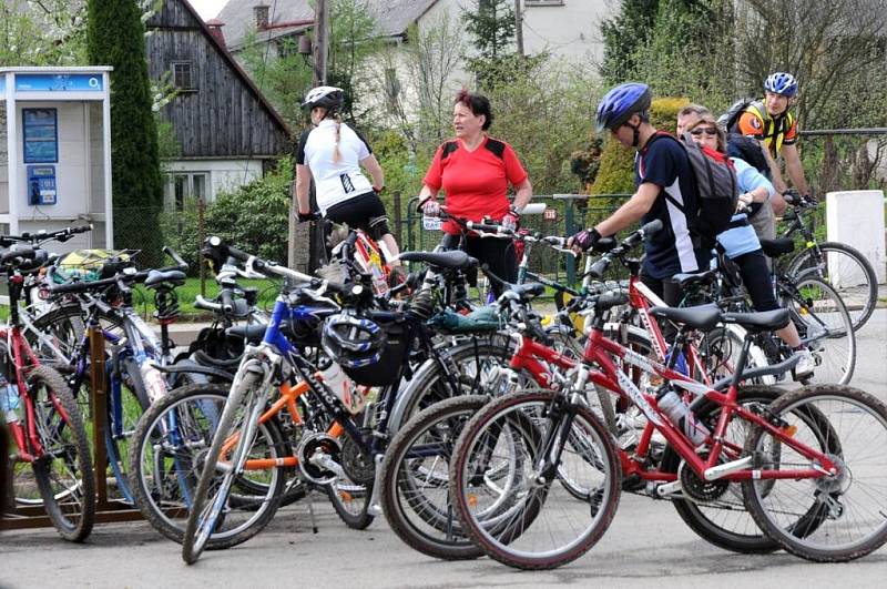 IX.ročník turistického pochodu a jízdy na kole „Poříčské toulky“.