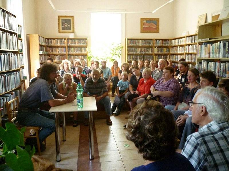 Rudolf Desenský  se ve čtvrtek s chovateli psů rozdělil o  své poznatky ze soužití  čtyřnohého přítele a člověka.