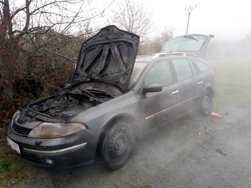 Hořící automobil v Dobrém