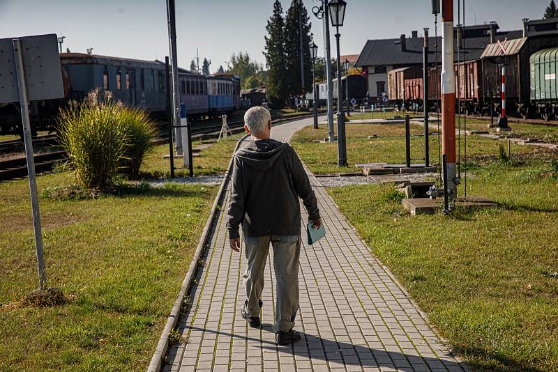 Volby v železničním muzeu Výtopna v Jaroměři